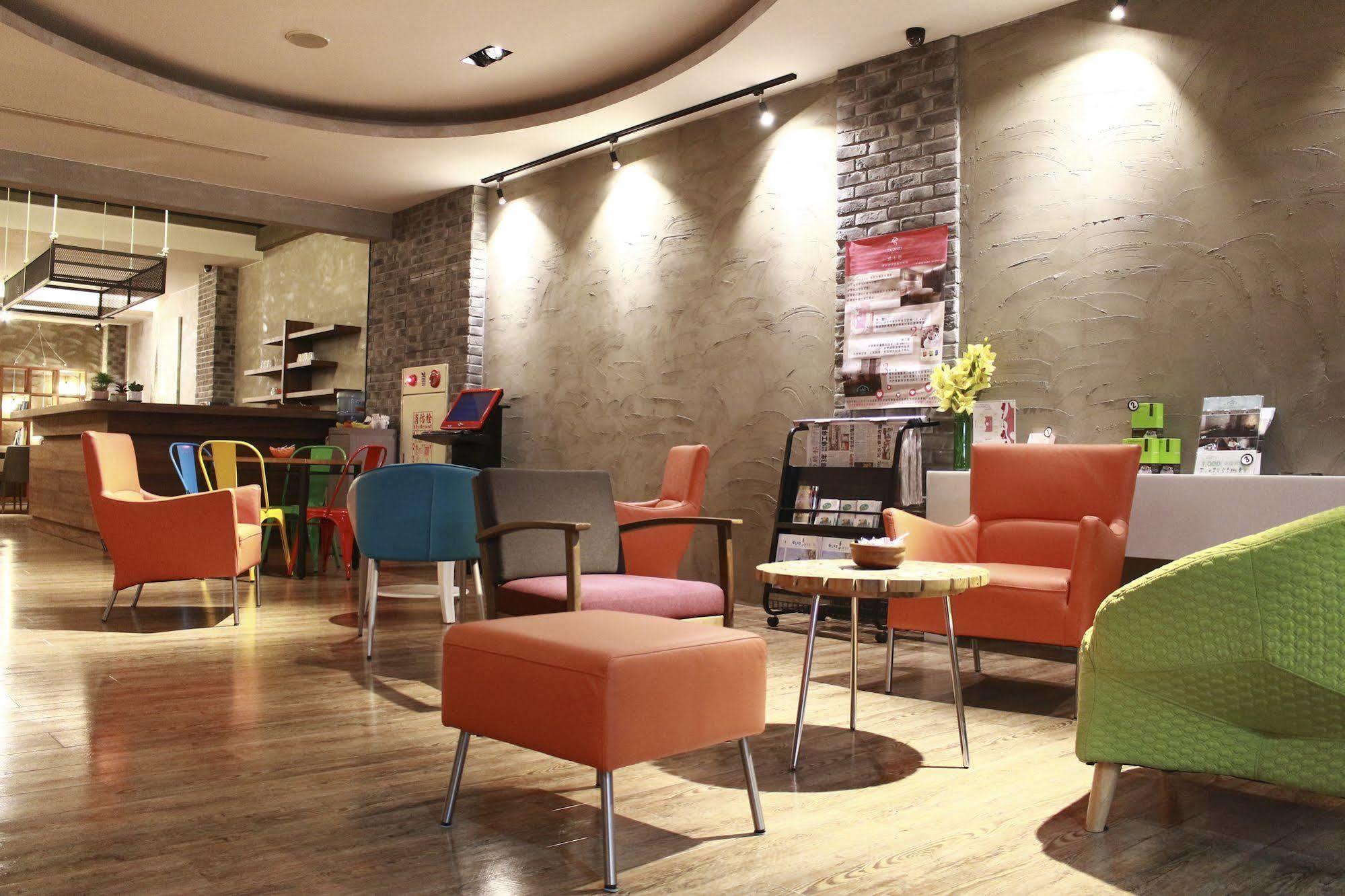 Military 75 Hotel Taichung Exterior foto